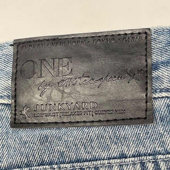 One Teaspoon Blue Junkyard Low Waist Relaxed Fit Curved Hem Denim Shorts Size 27 - Picture 3 of 7